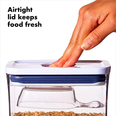 OXO Good Grips Pet POP Container – 6.0 Qt/5.7 L with Half Scoop